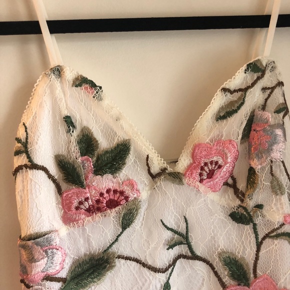 Elegant floral bodysuit - Picture 2 of 3